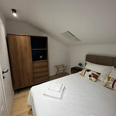 Modern Design I Stylish & Comfortable I Split
